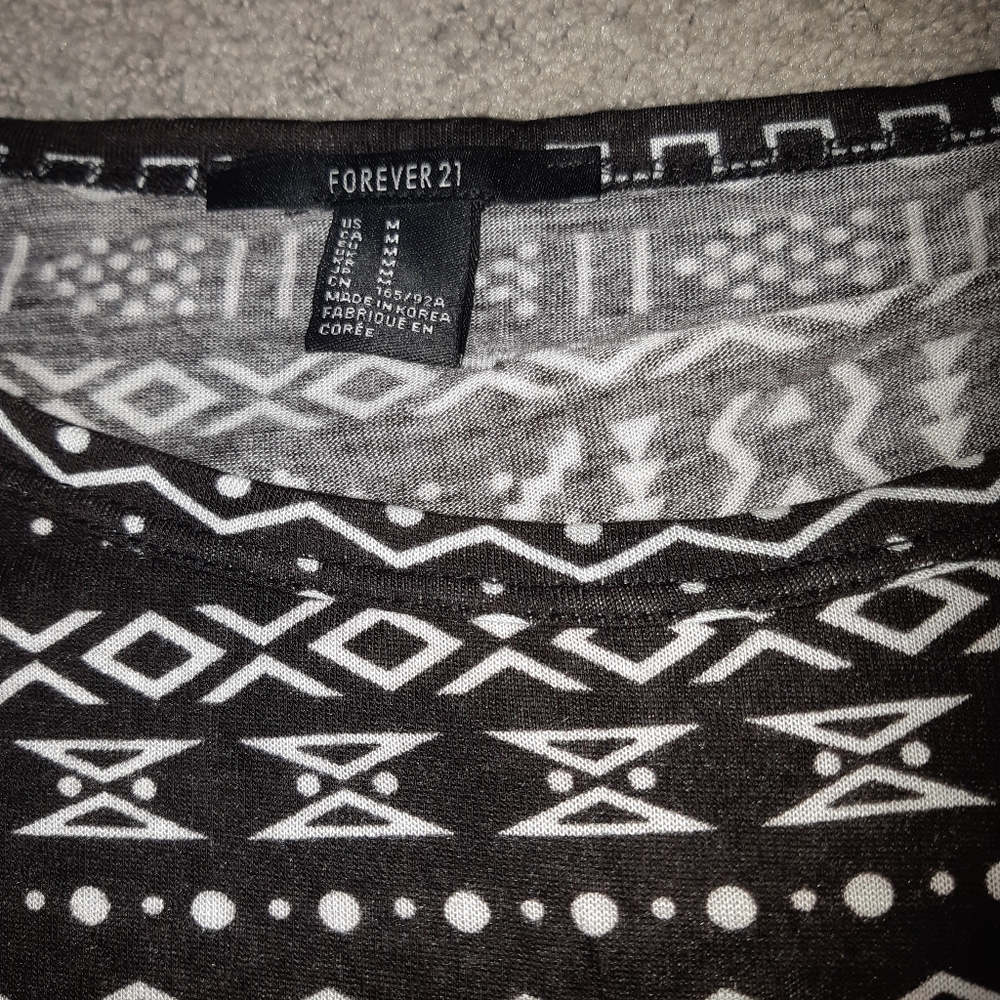 Abstract Line Print Top - Picture 5 of 5